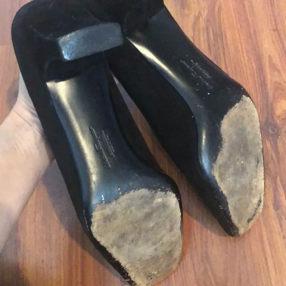 Salvador Ferragamo black suede closed toe tassel pumps 8.5￼ B